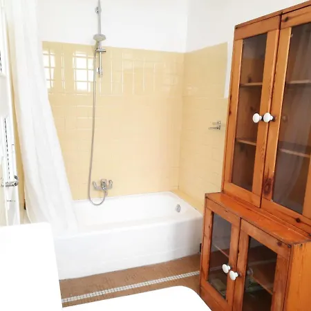 Semesterbostad Loue Maison 10 Couchages A Avec Jardin, Proche La Rochelle (Charente-Maritime)