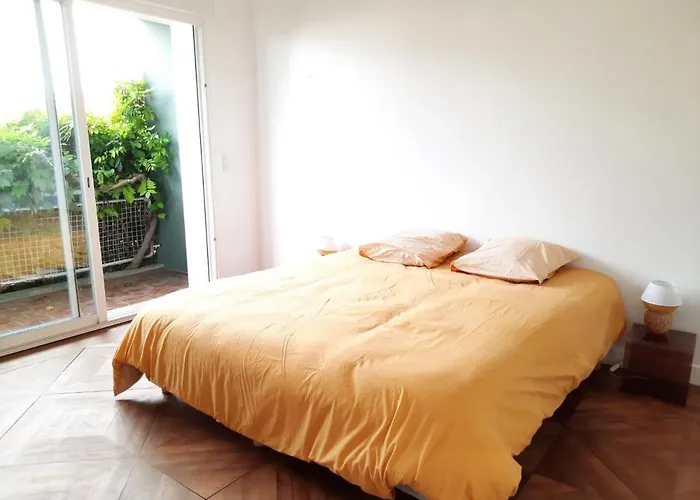 Loue Maison 10 Couchages A Avec Jardin, Proche *